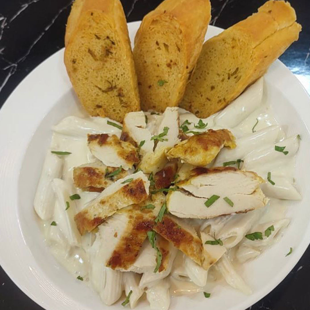 White Sauce Pasta with Bread