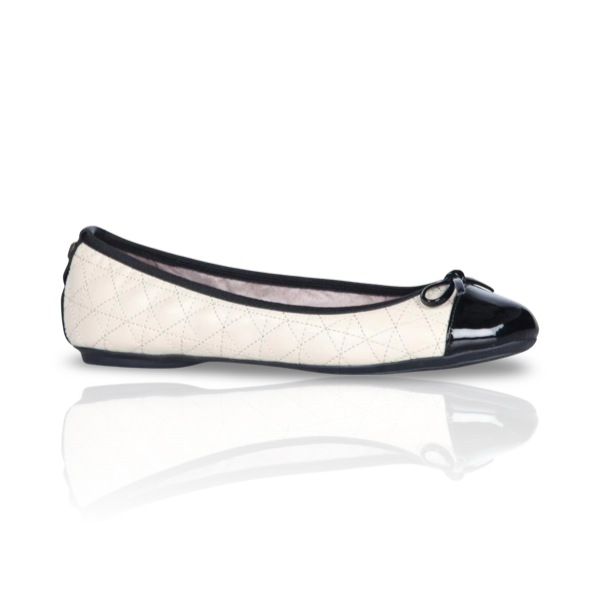 Ollvia closed toe Ballet Flats (Cream/Black) Elegant ballerinas Fashionable footwear