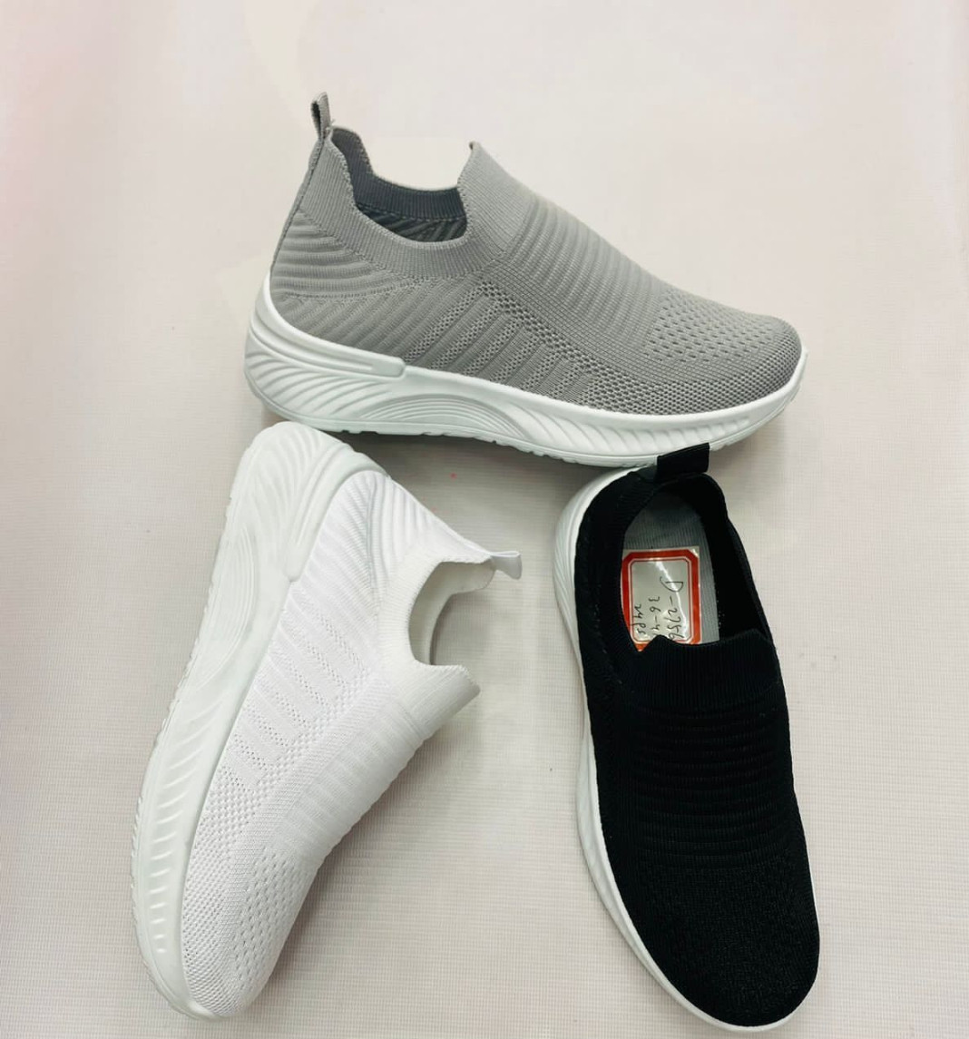 High-end breathable sponge cake Slip-On Shoes For Women and Girls Premium quality Fashion shoes Women Grey - White - Black (24 pairs in one BOX) Size 36 to 41